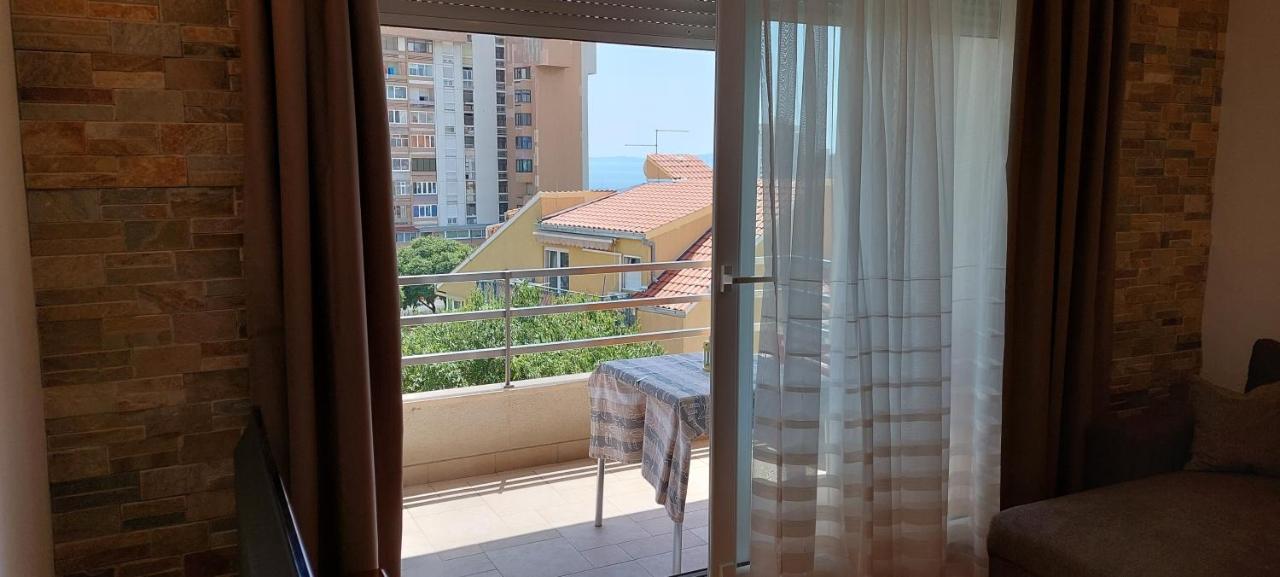 Cozy Apartment With Free Private Parking Split Exterior photo