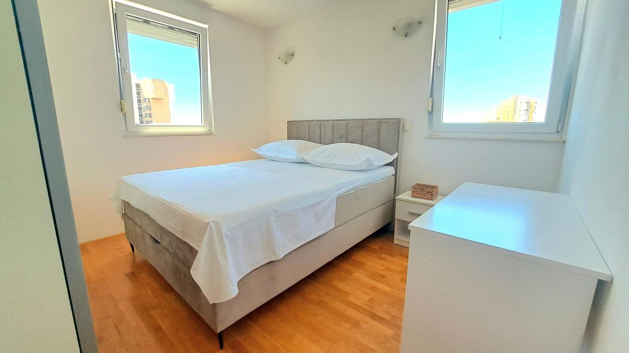 Cozy Apartment With Free Private Parking Split Room photo